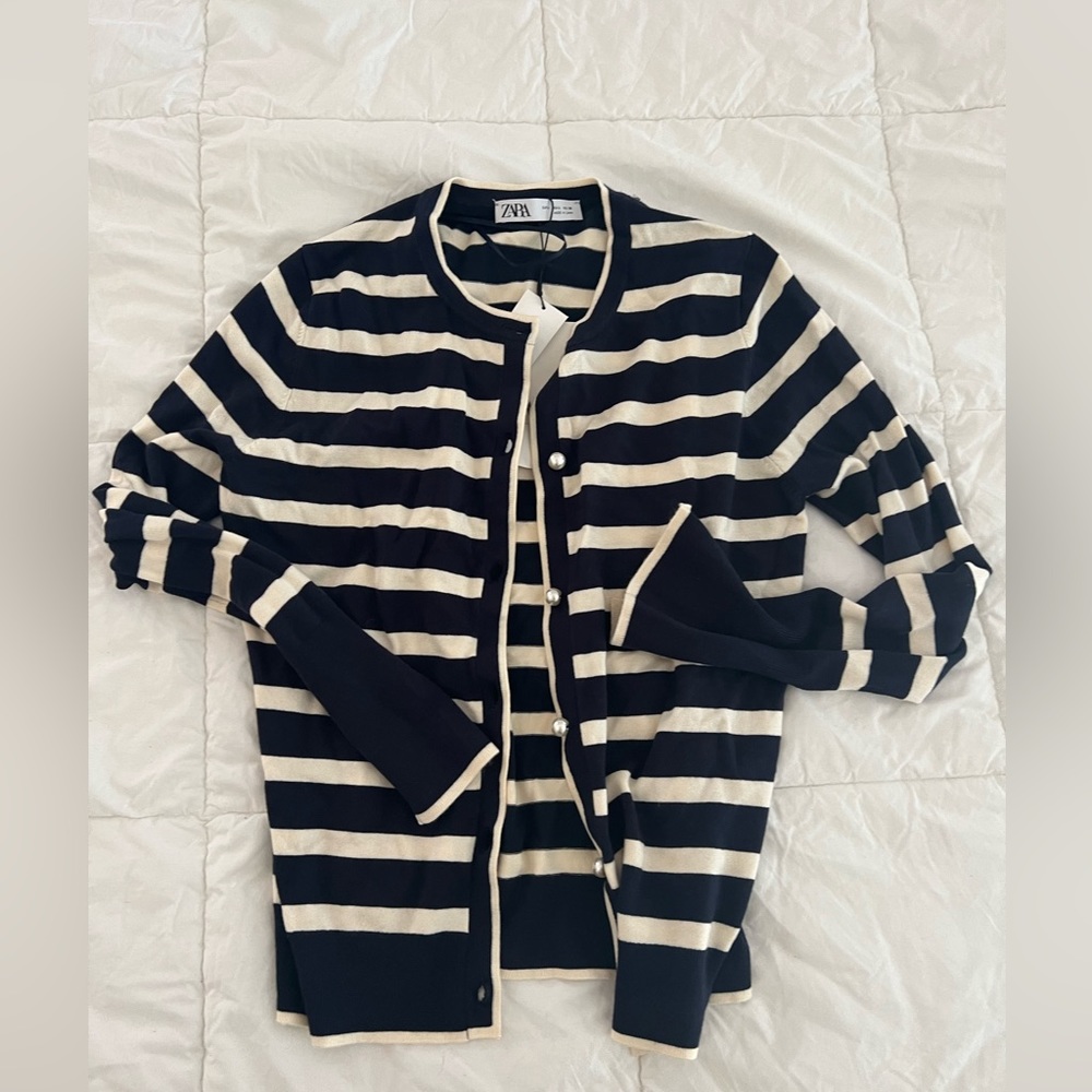 Zara sweater cardigan size L